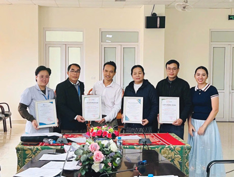 Hiển thị chi tiết tin tức ONENET triển khai giải pháp chuyển đổi số Y tế tại Bệnh viện Hữu nghị Lào - Việt Nam Hình ảnh tin tức ONENET triển khai giải pháp chuyển đổi số Y tế tại Bệnh viện Hữu nghị Lào - Việt Nam